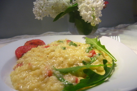 Фото к рецепту: Ризотто с вялеными помидорами и моцареллой