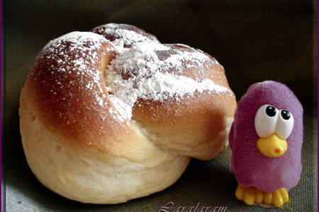 Фото к рецепту: Японские булочки по методу заварки теста "65°-цельсия"  (water-roux sweet bun dough)