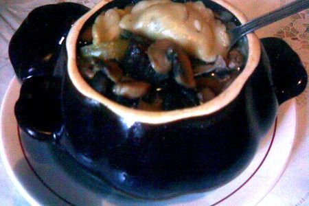 Фото к рецепту: Вареники с картошкой в горшочках с грибным бульоном (постные и непостные)