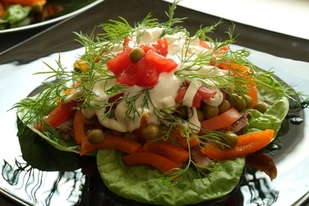 Фото к рецепту: Порционный салат "ильмень"