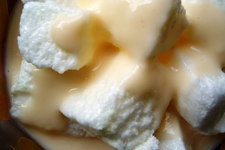 Фото к рецепту: Ванильно-яичный крем-шодо с белыми облаками- madártej