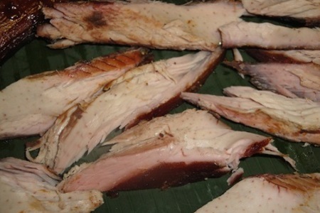 Фото к рецепту: Рыба копчённая в соево-имбирном соусе