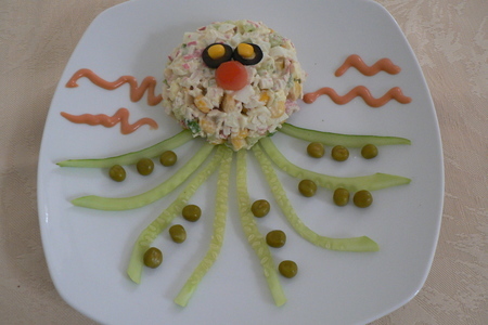 Фото к рецепту: Детский салат "осьминожка"
