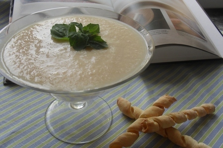 Фото к рецепту: Грушевый суп-пюре с сырными палочками