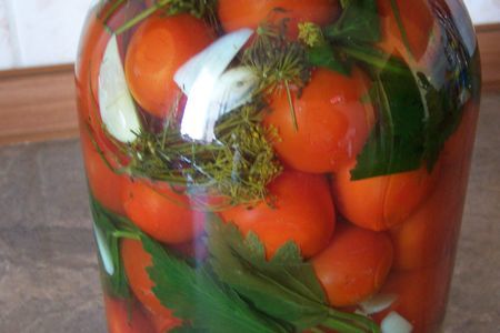 Фото к рецепту: Консервированые помидорчики на зиму