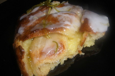 Фото к рецепту: Пирог-даниш с заварным кремом и лаймом