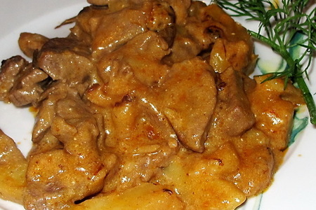 Фото к рецепту: Тушеное мясо с грибами по-славянски