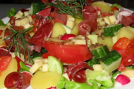 Фото к рецепту: "салат святоши"