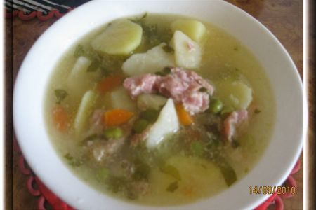 Фото к рецепту: Суп-рагу из филе кролика с горошком