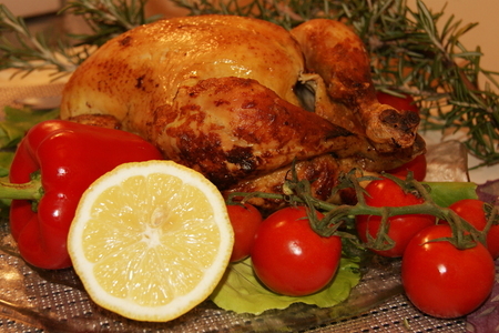 Фото к рецепту: Запечёная курица.румяная и ароматная/дуэль/