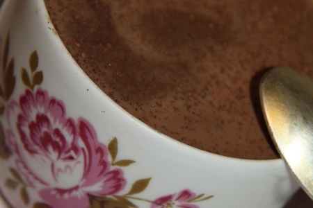 Фото к рецепту: Горячий шоколад на гречневом молоке