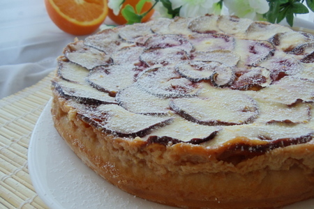 Фото к рецепту: Инжирный пирог с творожено-апельсиновым кремом