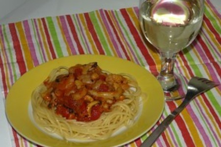 Фото к рецепту: Паста "frutti di mare"  (спагетти с морепродуктами)