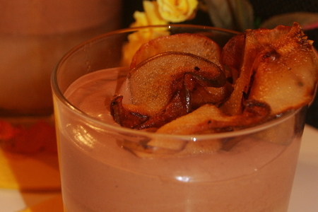 Фото к рецепту: Желированные груши с шоколадным кремом