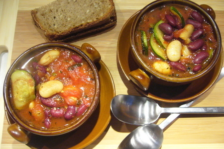 Фото к рецепту: Густой фасолевый суп по-марсельски (быстрый сытный ужин)