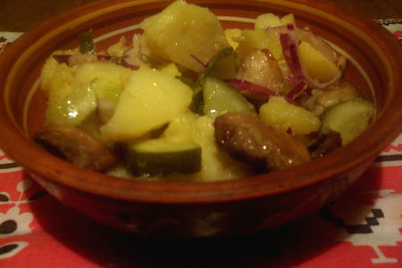 Фото к рецепту: Картофельный салат по-деревенски