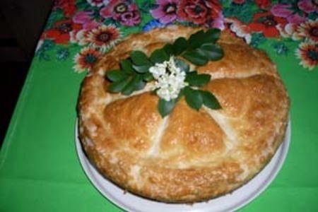 Фото к рецепту: Пирог с мясом и яблоками
