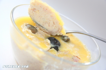 Фото к рецепту: Сыр из кролика с мартини и швейцарским сыром.