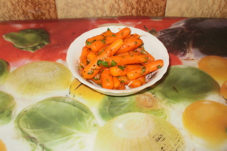Фото к рецепту: Салат из вареной морковки в марроканском стиле