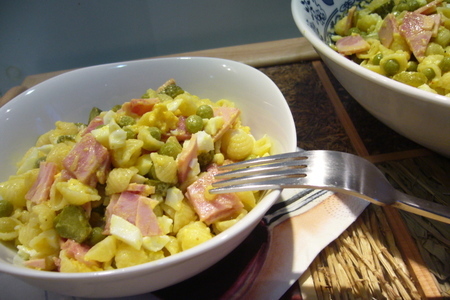 Фото к рецепту: Макаронный салат “карри“ с экзотической заправкой