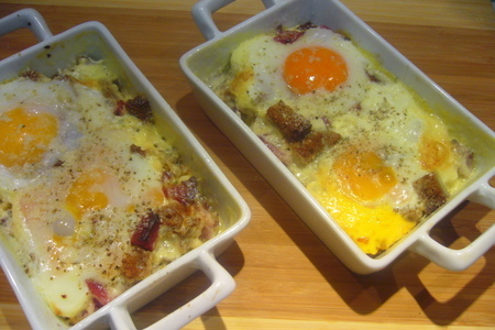 Фото к рецепту: Сложносочиненная яичница из духовки (воскресный завтрак)