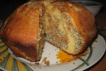 Фото к рецепту: Нежный пирог с маком и какао