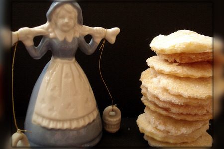 Фото к рецепту: "девочки" на десерт для серёжи-cthueyz!  голландское печенье "arnhemse meisjes