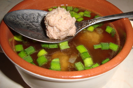 Фото к рецепту: Суп с фрикадельками и котлеты