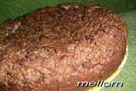 Фото к рецепту: Шоколадный пирог с вишней и маком