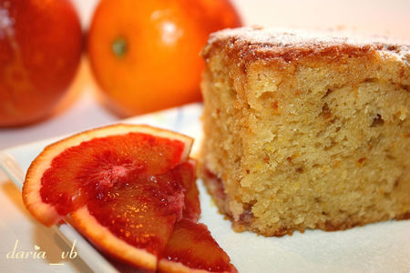 Фото к рецепту: Апельсиновый пирог с медово-апельсиновой пропиткой