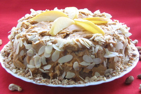 Фото к рецепту: Айвовый торт «кобулети», - без выпечки, муки, яиц (дуэль)