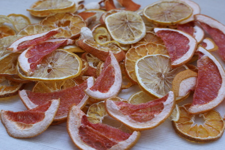 Фото к рецепту: Сушенные мандарины, лимоны, грейпфруты : s