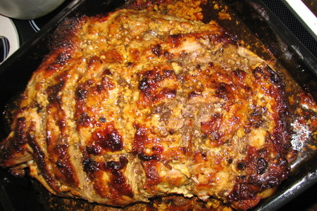 Фото к рецепту: Нога свинная запеченная с тремя горчицами и медом