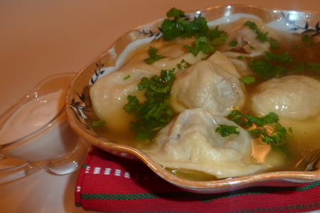 Фото к рецепту: Чучвара шурпа  или бульон с пельменями по-узбекски