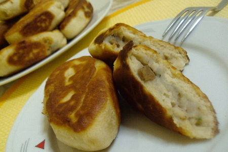 Фото к рецепту: Постные пирожки с картофелем и грибами.