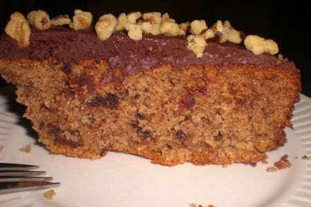 Фото к рецепту: Сирийский манно-ореховый торт с шоколадом и финиками