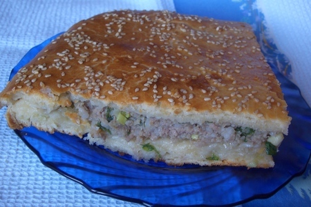 Пирог с мясной начинкой (без дрожжевое тесто)
