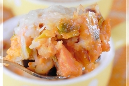 Фото к рецепту: Кокиль из креветок и сёмги в сливочном соусе