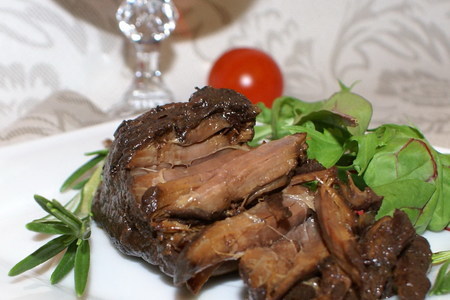 Фото к рецепту: Peposo (мясо запечённое в красном вине)