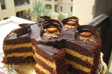 Фото к рецепту: Шоколадный торт "любимый микс".