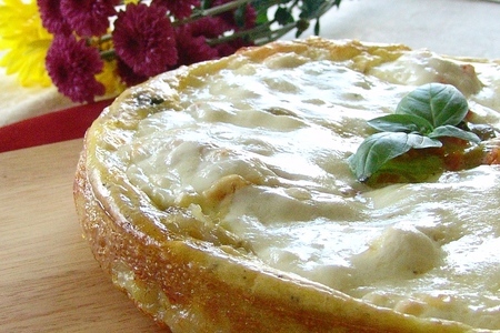Фото к рецепту: Закусочный пирог с картофельной корочкой в итальянском стиле