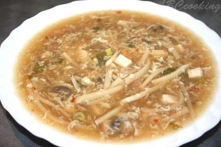Фото к рецепту: Остро-кислый суп (hot and sour soup)