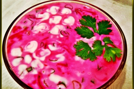 Фото к рецепту: Холодный летний суп с цветами... из кефира!!! (дуэль)