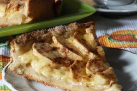 Фото к рецепту: Яблочный пирог с сыром