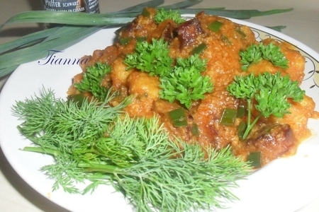 Фото к рецепту: Кукурузные клецки с мясным соусом