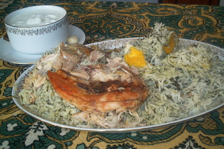 Фото к рецепту: Азербайджанский плов с укропом (şüyüdlü plov)
