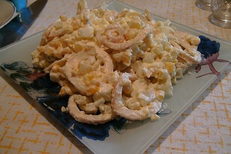 Фото к рецепту: Салат с кальмаров