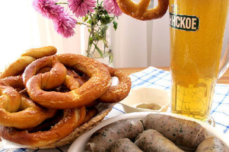 Фото к рецепту: Брецель (brezel) — немецкий крендель к пиву по баварски и по швабски