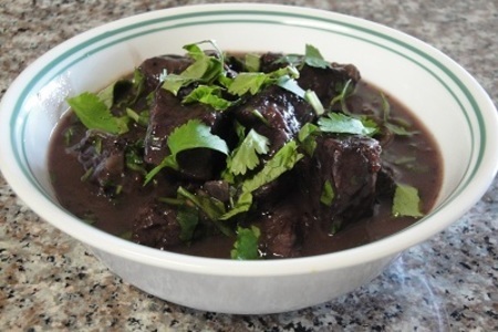 Фото к рецепту: Мясо в соусе с кориандром,или негры ночью уголь воруют