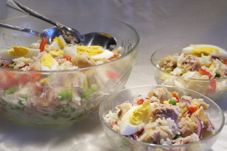 Фото к рецепту: Рисовый салат с тунцом